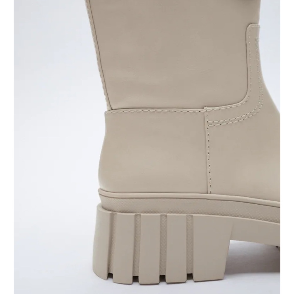 FLAT KNEE-HIGH BOOTS WITH TRACK SOLES - Picture 4 of 12